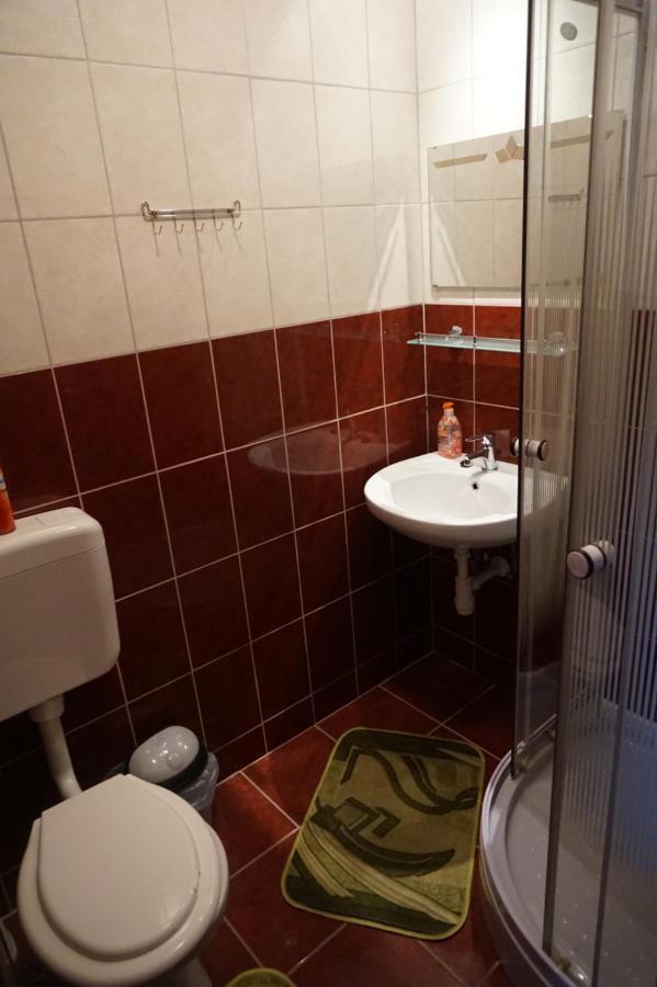 Vadrozsa Vendeghaz-Apartman Demjén Екстериор снимка