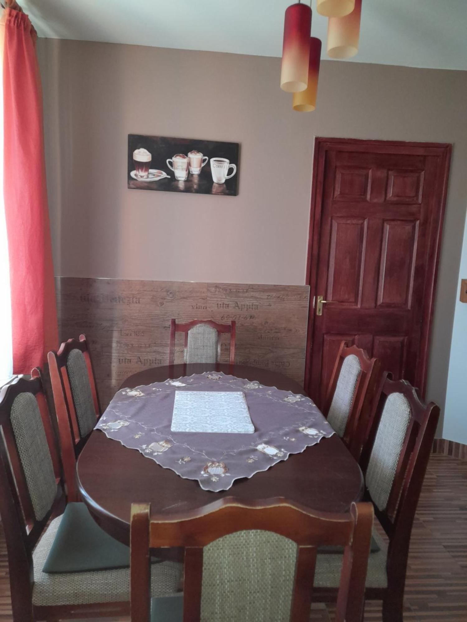 Vadrozsa Vendeghaz-Apartman Demjén Екстериор снимка
