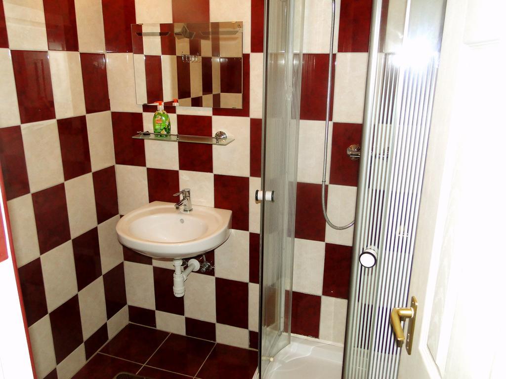 Vadrozsa Vendeghaz-Apartman Demjén Екстериор снимка